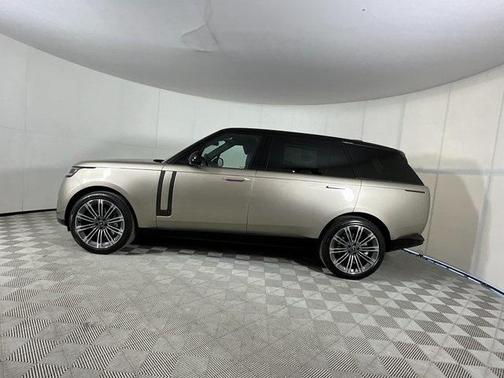 2025 Land Rover Range Rover P530 SE 7 Seat