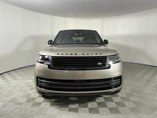 2025 Land Rover Range Rover P530 SE 7 Seat