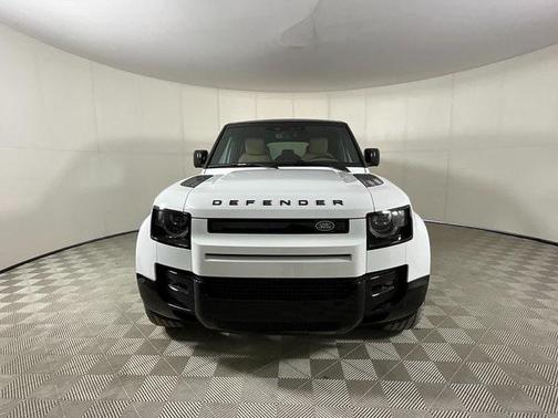2025 Land Rover Defender 110 P400 X-Dynamic SE