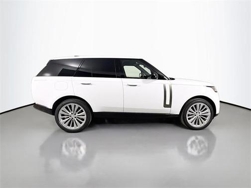 2025 Land Rover Range Rover P530 SE