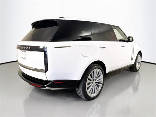 2025 Land Rover Range Rover P530 SE