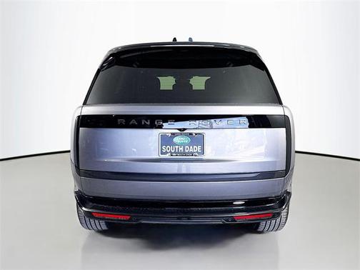 2025 Land Rover Range Rover P530 SE