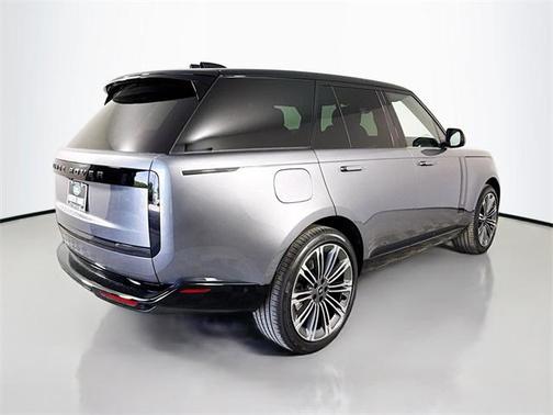 2025 Land Rover Range Rover P530 SE