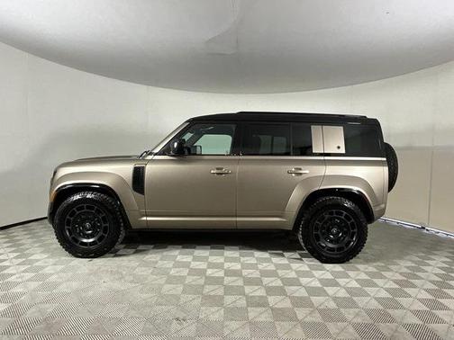 2025 Land Rover Defender 110 V8