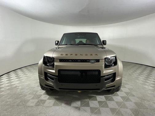 2025 Land Rover Defender 110 V8