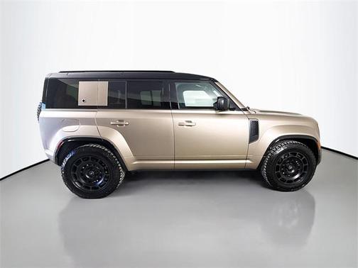 2025 Land Rover Defender 110 V8