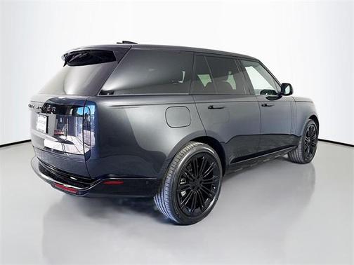 2026 Land Rover Range Rover P400 SE