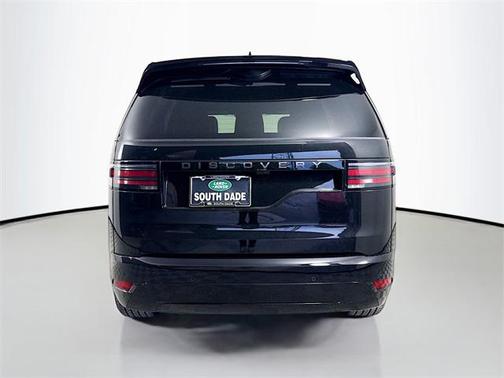 2025 Land Rover Discovery P360 Dynamic SE