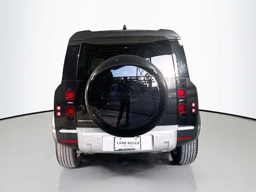 Santorini Black Metallic 2024 Land Rover Defender 110 P300