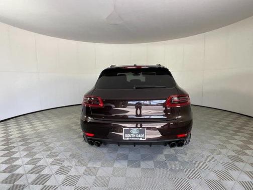 2018 Porsche Macan Turbo w/Performance Package