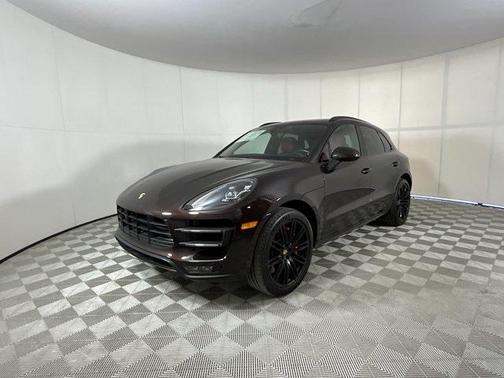 2018 Porsche Macan Turbo w/Performance Package