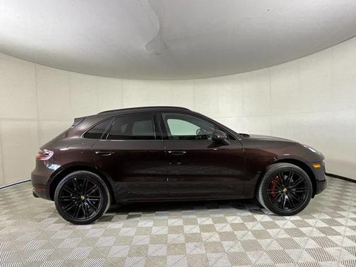 2018 Porsche Macan Turbo w/Performance Package