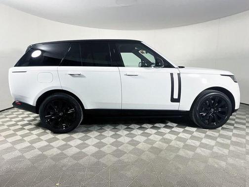 2025 Land Rover Range Rover P550e SE