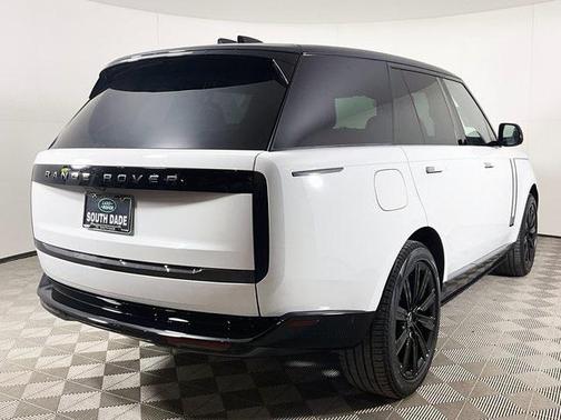 2025 Land Rover Range Rover P550e SE