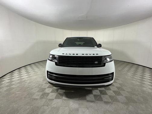 2025 Land Rover Range Rover P530 SE