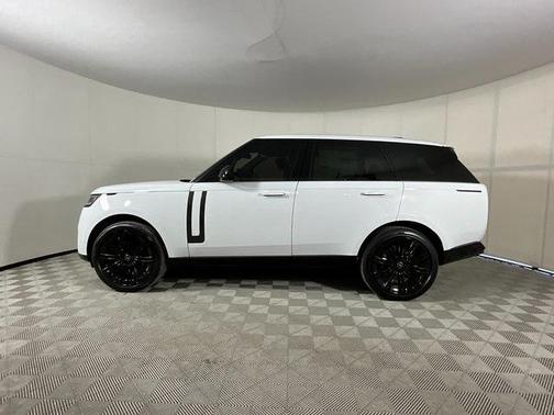 2025 Land Rover Range Rover P530 SE
