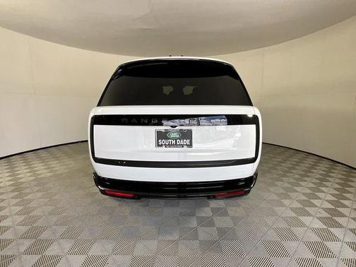 2025 Land Rover Range Rover P530 SE
