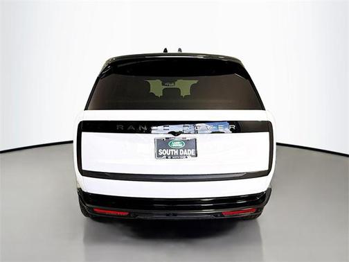 2025 Land Rover Range Rover P400 SE