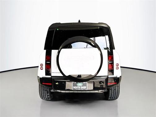 2025 Land Rover Defender 110 P400 X-Dynamic SE