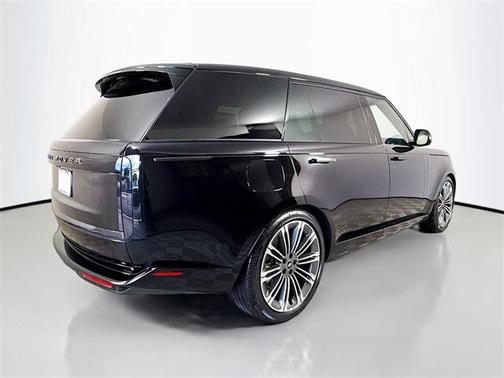 2025 Land Rover Range Rover P530 SE 7 Seat