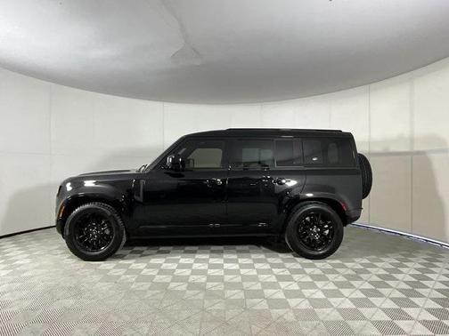 2024 Land Rover Defender 110 P400 X-Dynamic SE