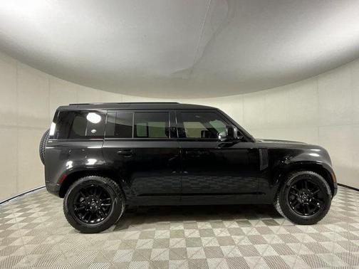 2024 Land Rover Defender 110 P400 X-Dynamic SE