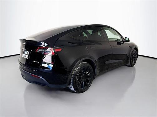 2022 Tesla Model Y Long Range Dual Motor All-Wheel Drive