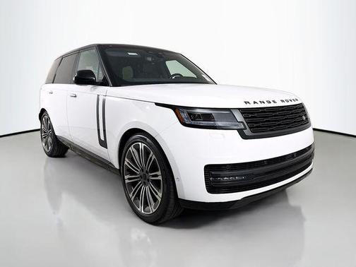 Fuji White 2026 Land Rover Range Rover P400 SE