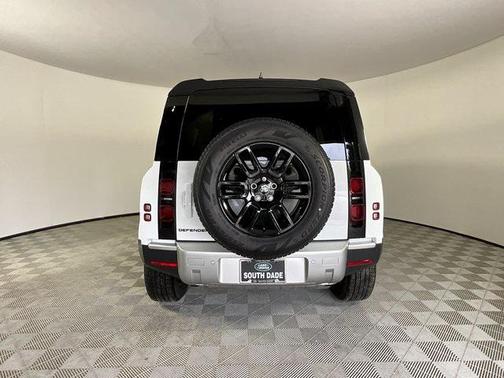 2024 Land Rover Defender 110 P300