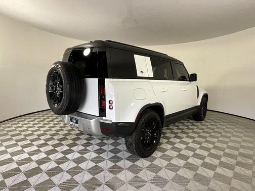 2024 Land Rover Defender 110 P300