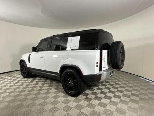 2024 Land Rover Defender 110 P300