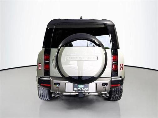2025 Land Rover Defender 110 P500 X-Dynamic SE