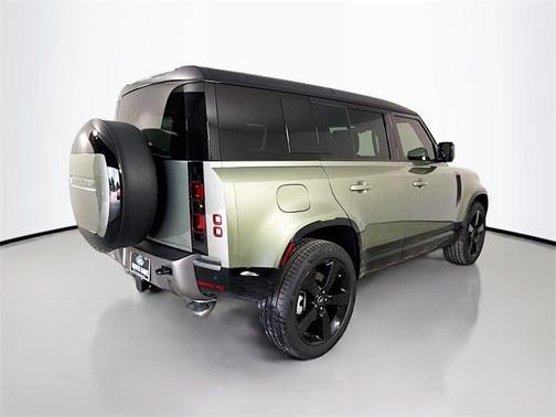 2025 Land Rover Defender 110 P500 X-Dynamic SE