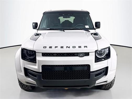 2026 Land Rover Defender 110 V8