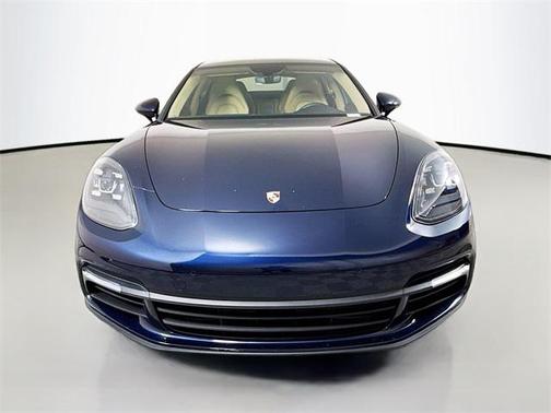 2018 Porsche Panamera 4