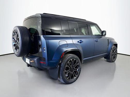 Sargasso Blue Premium Metallic 2026 Land Rover Defender P635 OCTA