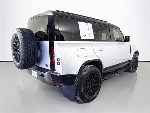 2022 Land Rover Defender 110 X-Dynamic SE