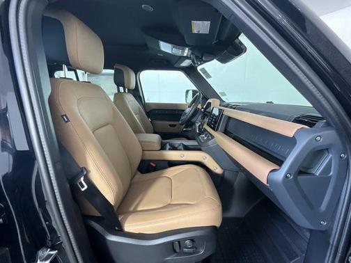 2025 Land Rover Defender 110 P400 S
