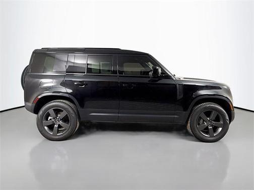 2025 Land Rover Defender 110 P400 S