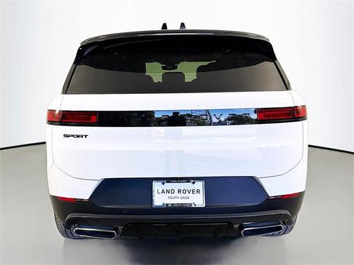 2026 Land Rover Range Rover Sport SE
