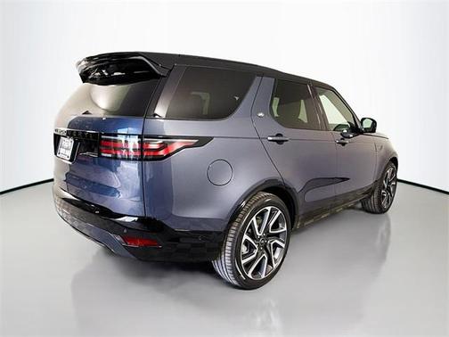 2025 Land Rover Discovery P300 Dynamic SE