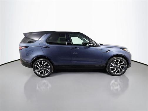 2025 Land Rover Discovery P300 Dynamic SE
