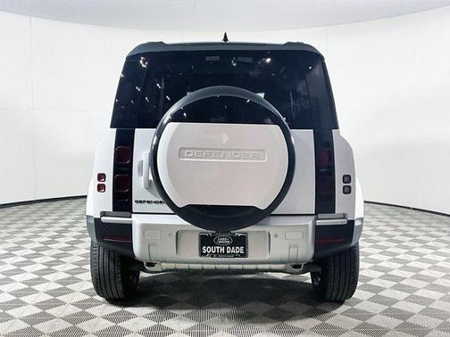 2025 Land Rover Defender 110 P400 S