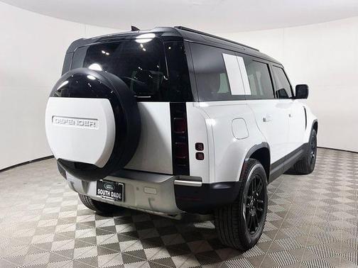 2025 Land Rover Defender 110 P400 S