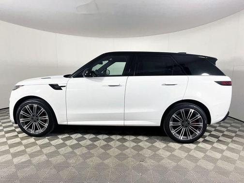2025 Land Rover Range Rover Sport SE
