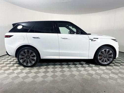 2025 Land Rover Range Rover Sport SE