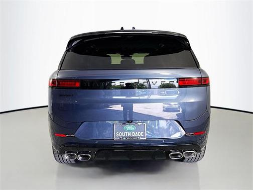 2025 Land Rover Range Rover Sport SE