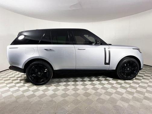 2025 Land Rover Range Rover P400 SE
