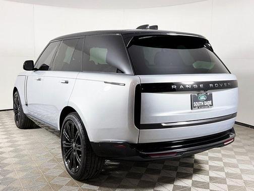 2025 Land Rover Range Rover P400 SE
