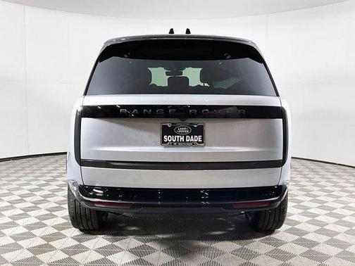 2025 Land Rover Range Rover P400 SE